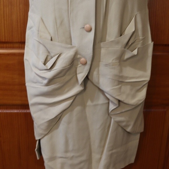 Giorgio Armani Vintage 1980s Cream Ruched Jacket + Mini Skirt Set – Rare Designe - Picture 3 of 16